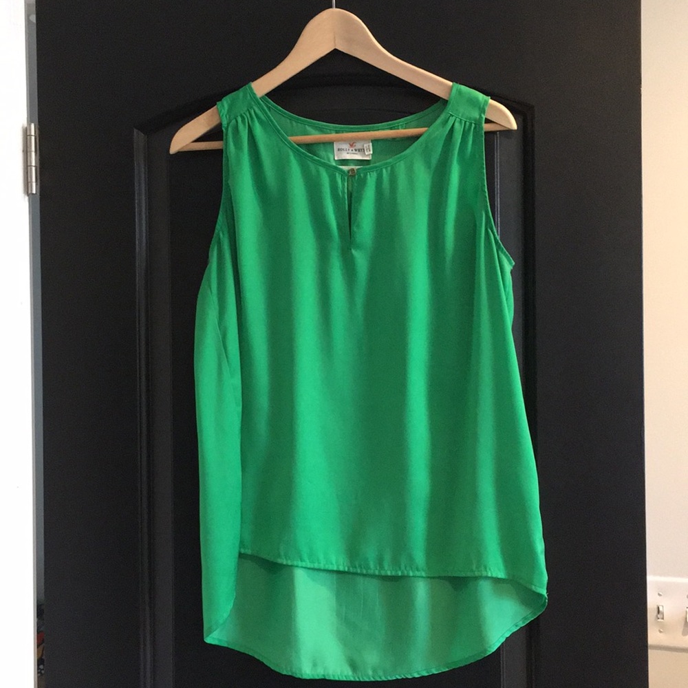 Cute summer tops with high-low hem